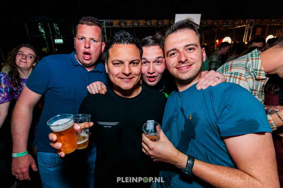 Publiek Bewerkt    (90)